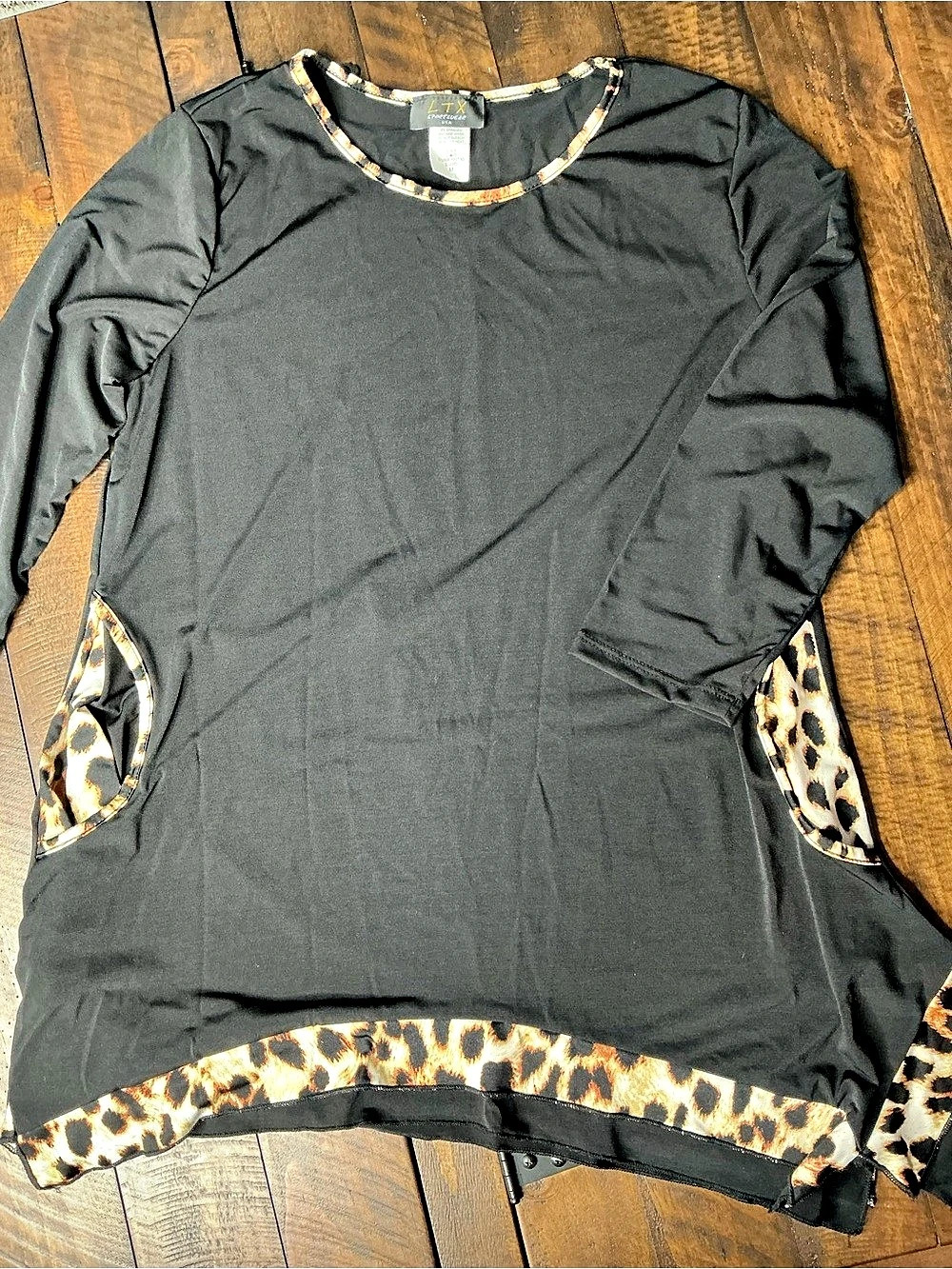 LTX Sportswear Black & Brown Leopard Trim Tunic Size Large